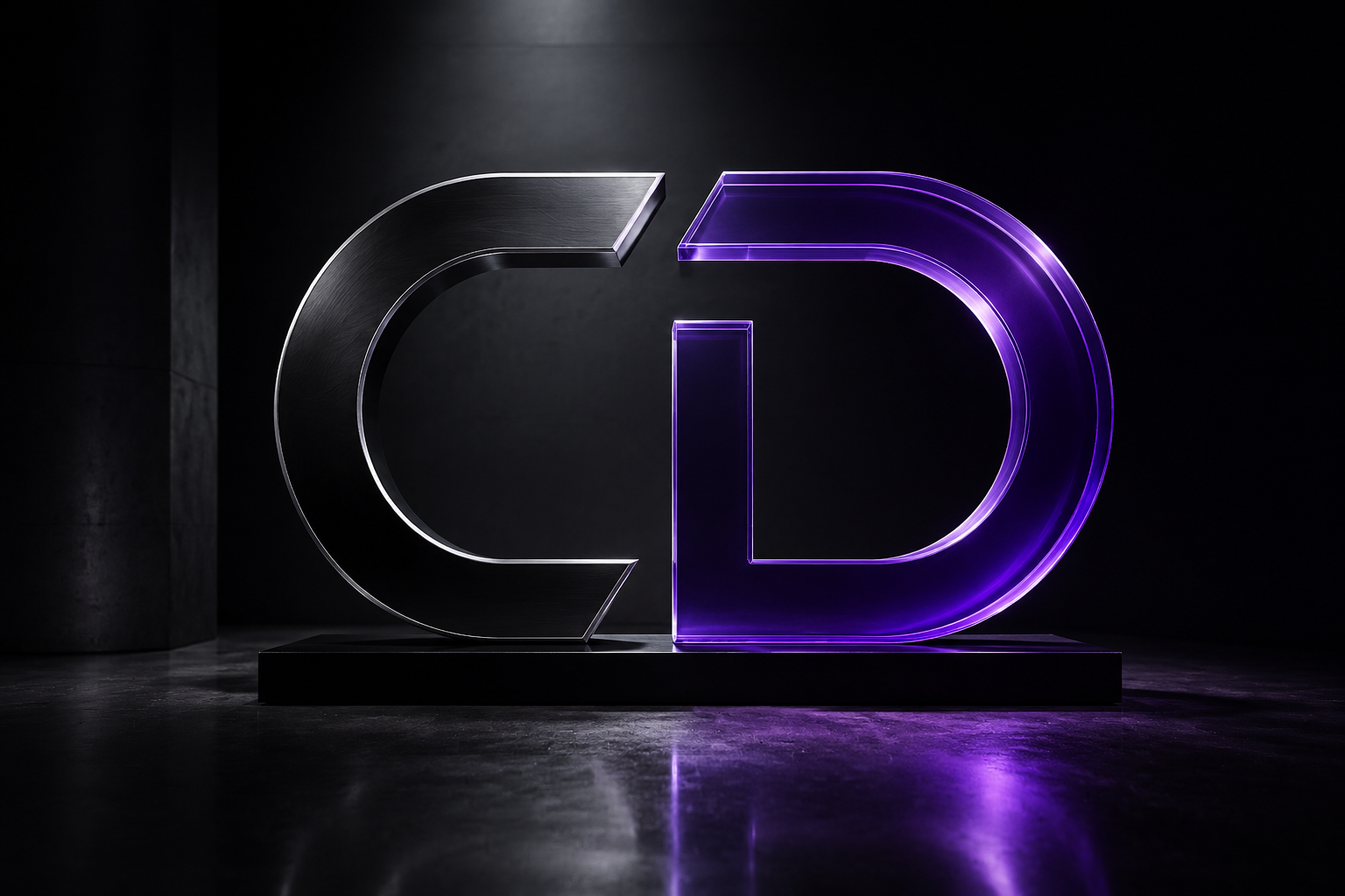 Il monogramma CD prende forma in metallo e vetro viola